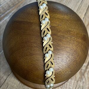 1950’s Trifari Pearl Rhinestone Bracelet. Gold Tone Leaf Design, 7.5” Signed